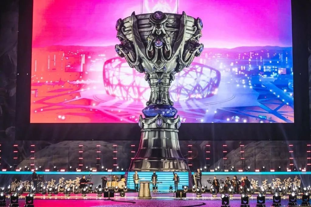 创造记录！FNC连续八年晋级全球总决赛，历史第一